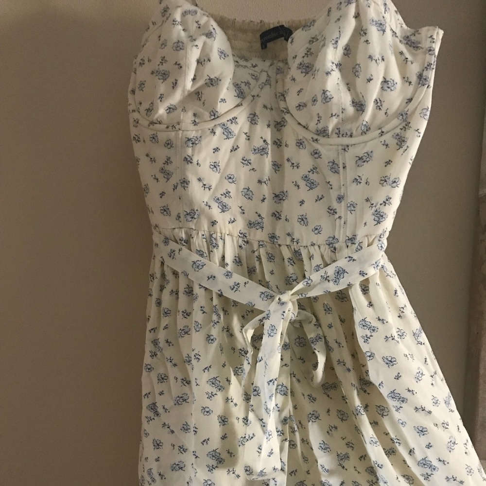 Abercrombie & Fitch size large dress.